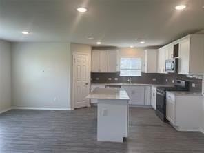 1817 Acacia Dr - Photo 3 of 24