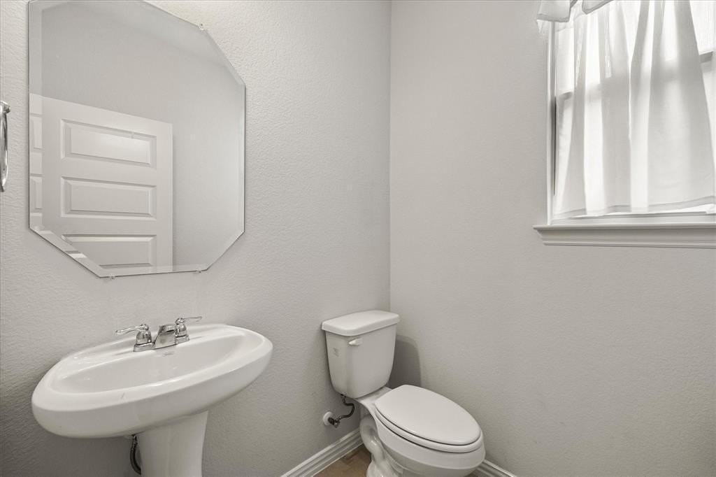 1410 Crossford Trl - Photo 7 of 30