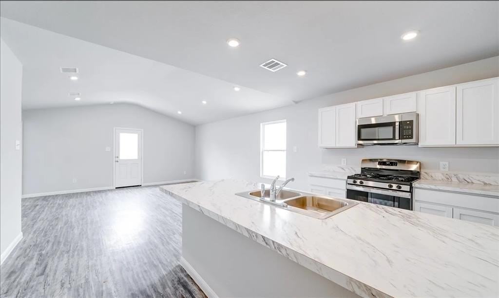 297 Victory Dr - Photo 3 of 5