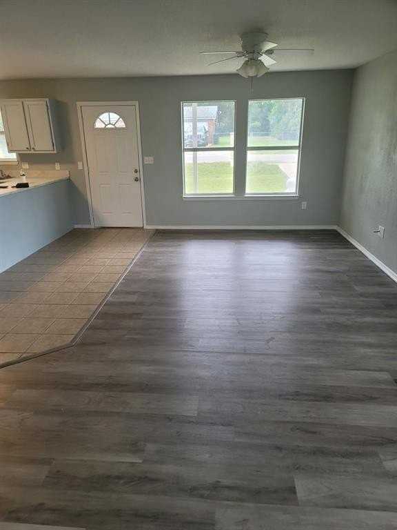 3142 Shady Grove Cir - Photo 2 of 16