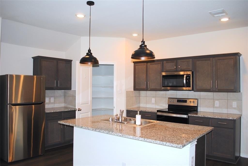 6217 Bracken Dr - Photo 4 of 31