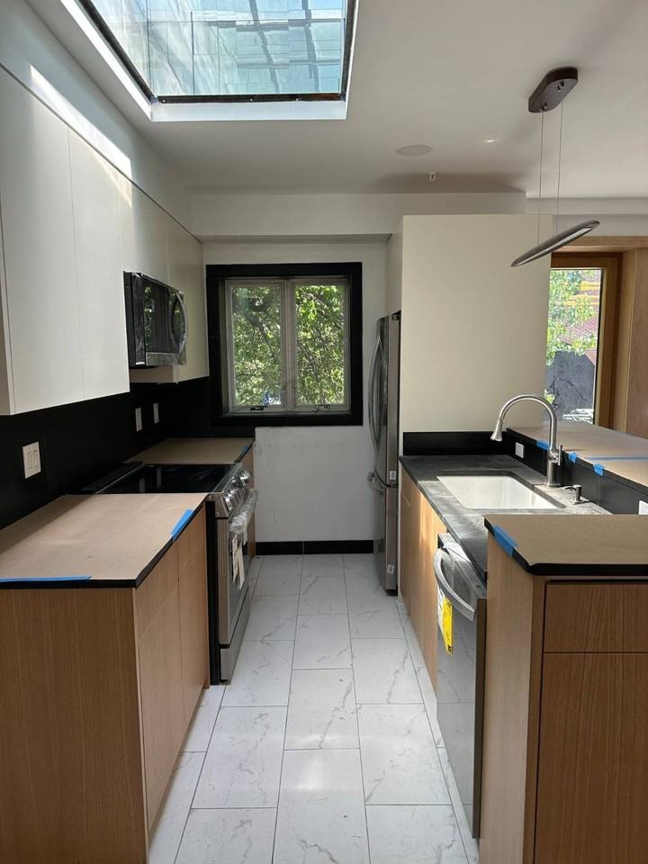 138 Dwight St - Photo 2 of 12