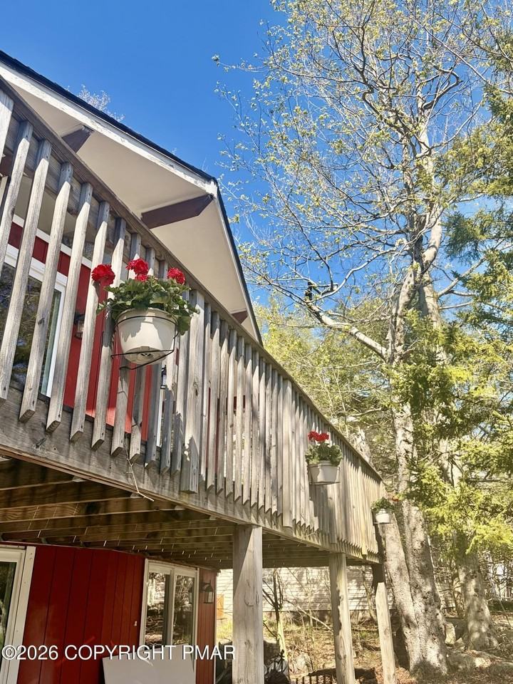 765 Country Place Dr - Photo 2 of 34