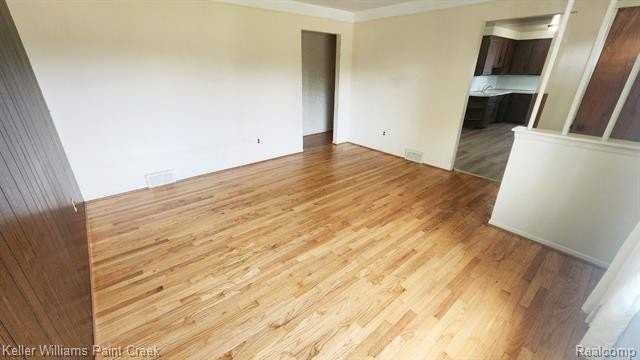 28606 Denise St - Photo 5 of 24