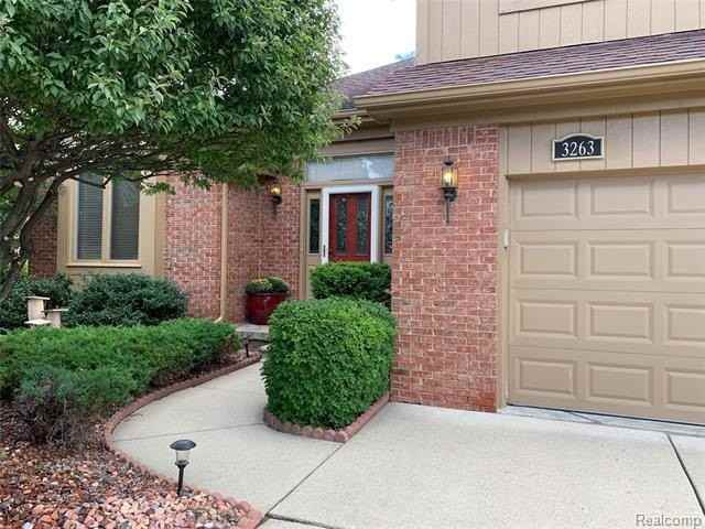 3263 Primrose Dr - Photo 3 of 34