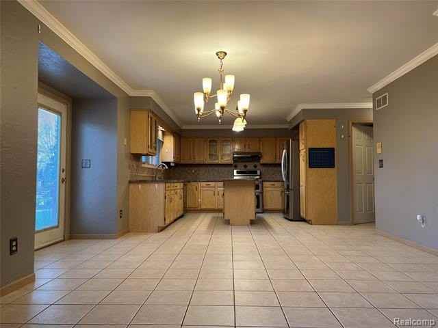 3263 Primrose Dr - Photo 6 of 34