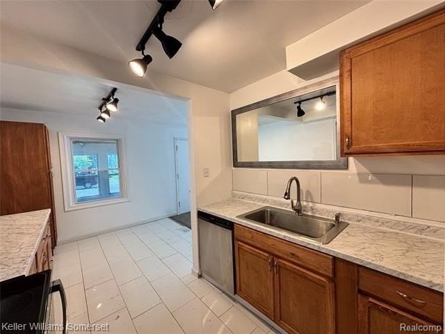 18350 Codding St - Photo 6 of 14