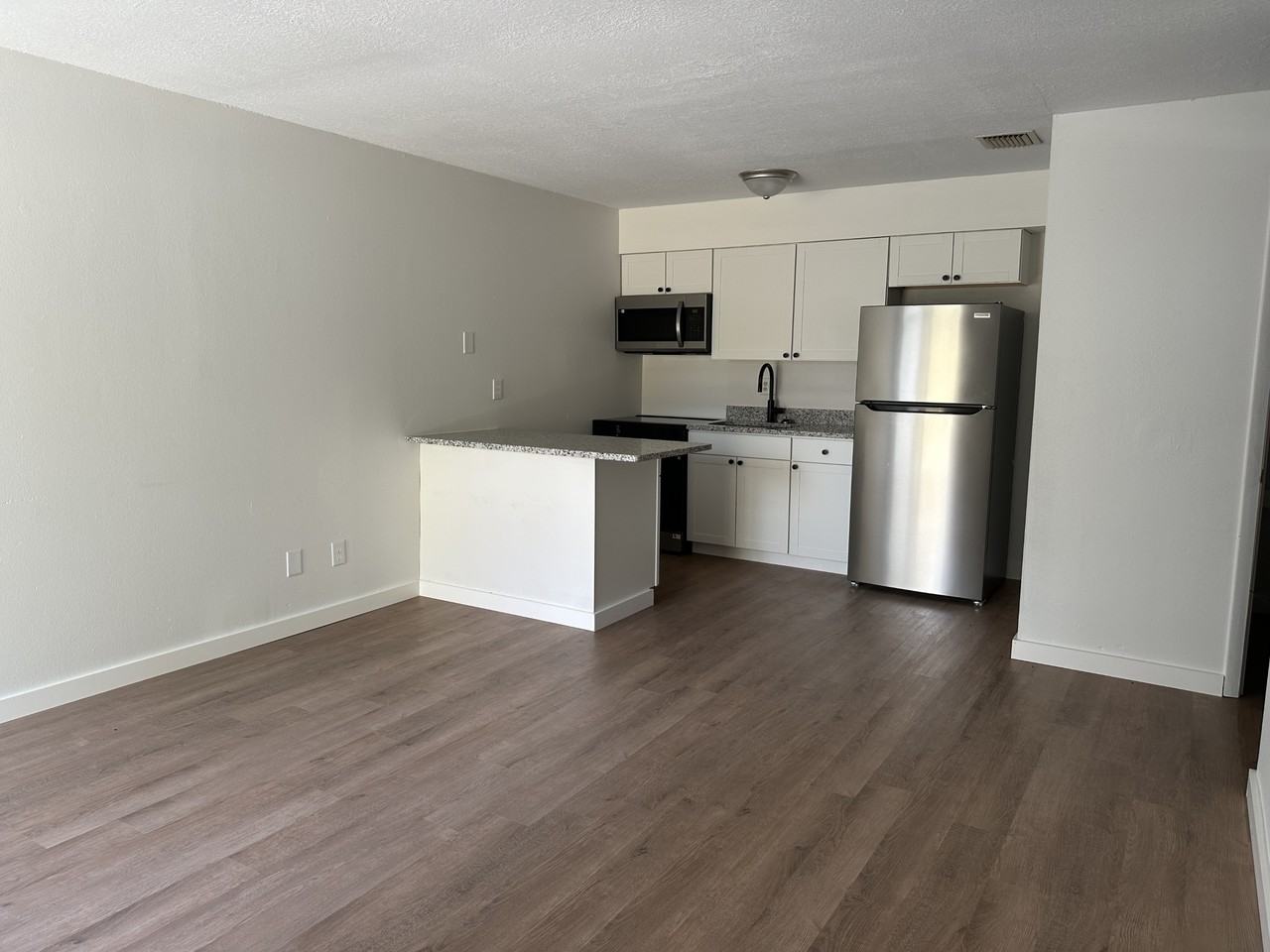 2931 Se 52nd Ave #A - Photo 7 of 8