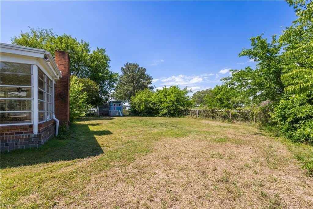 414 Shoreline Dr - Photo 3 of 4