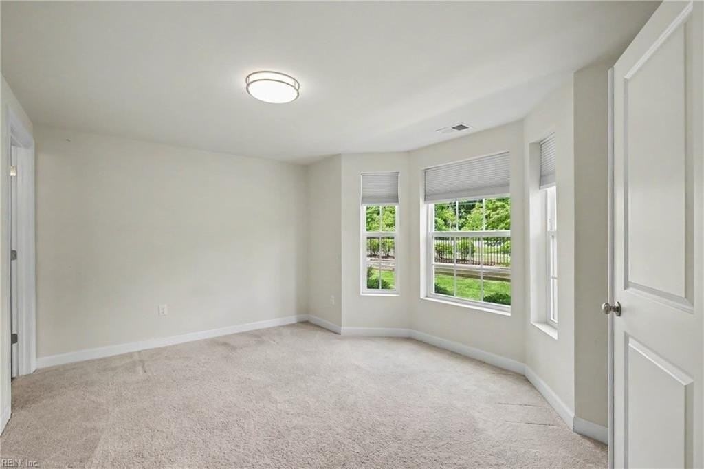 2616 Rochambeau Way - Photo 4 of 38