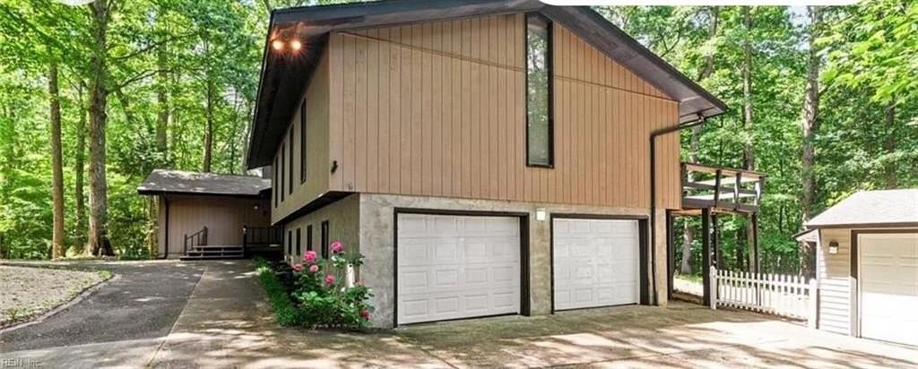 304 Hempstead Rd - Photo 2 of 36
