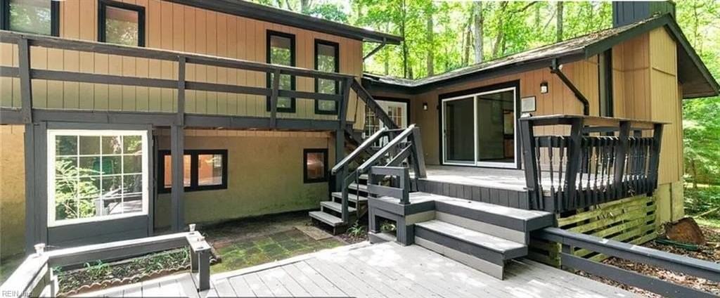 304 Hempstead Rd - Photo 4 of 36