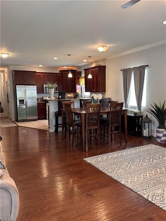 904 Cascade Blvd - Photo 3 of 8