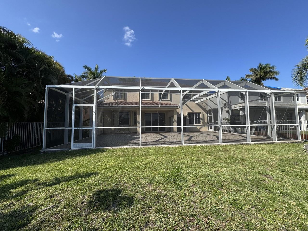 898 Tulip Cir - Photo 4 of 6