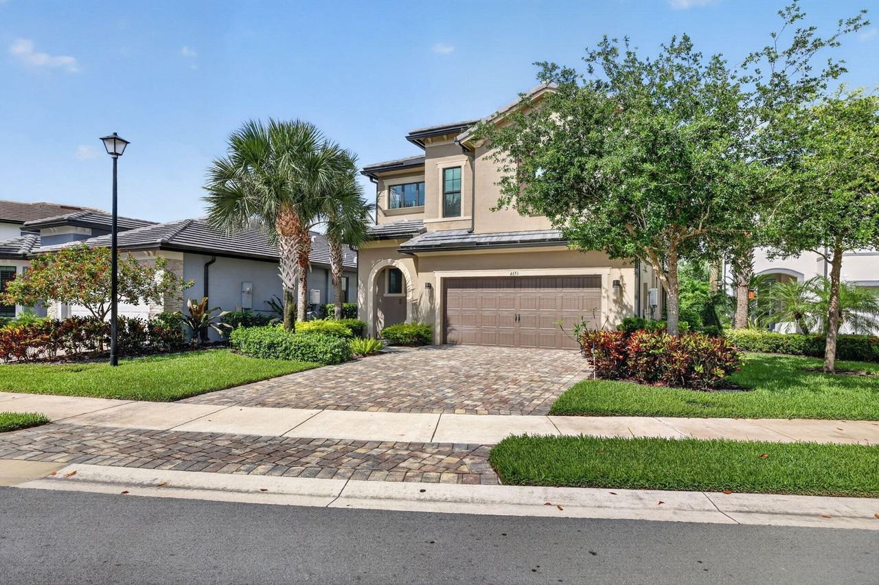 4651 Pinehurst Trl E - Photo 3 of 50