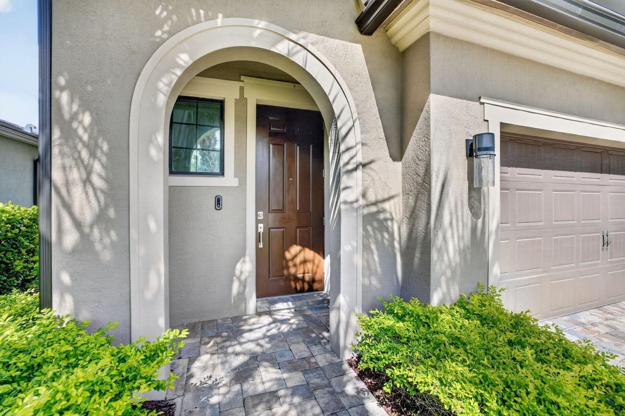 4651 Pinehurst Trl E - Photo 4 of 50