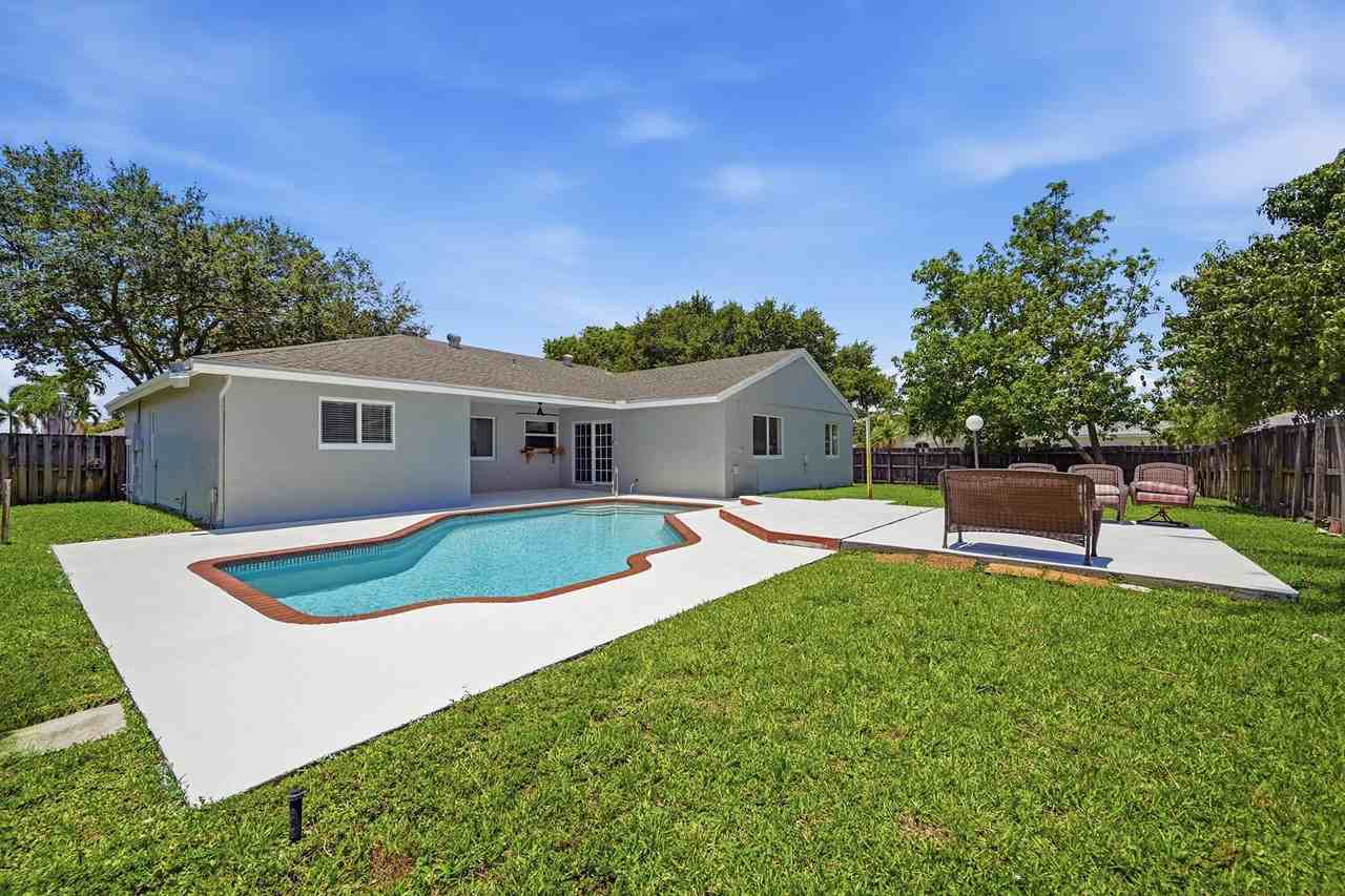 11991 Sw 51st Ct - Photo 4 of 24