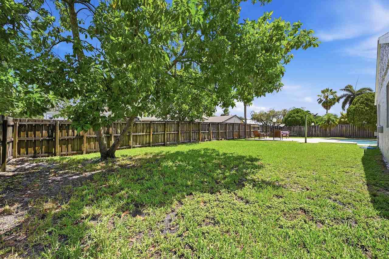 11991 Sw 51st Ct - Photo 5 of 24