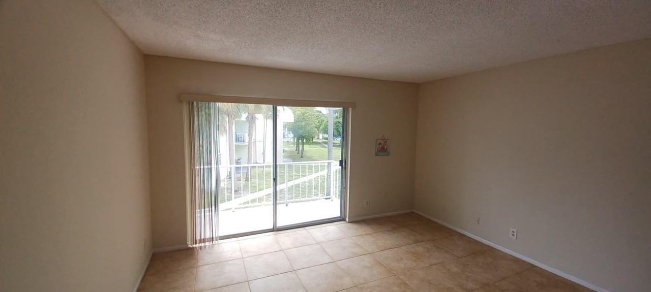 409 Executive Center Dr #209 - Photo 4 of 23