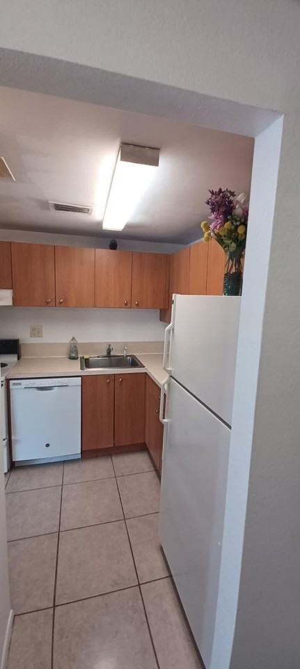 409 Executive Center Dr #209 - Photo 7 of 23