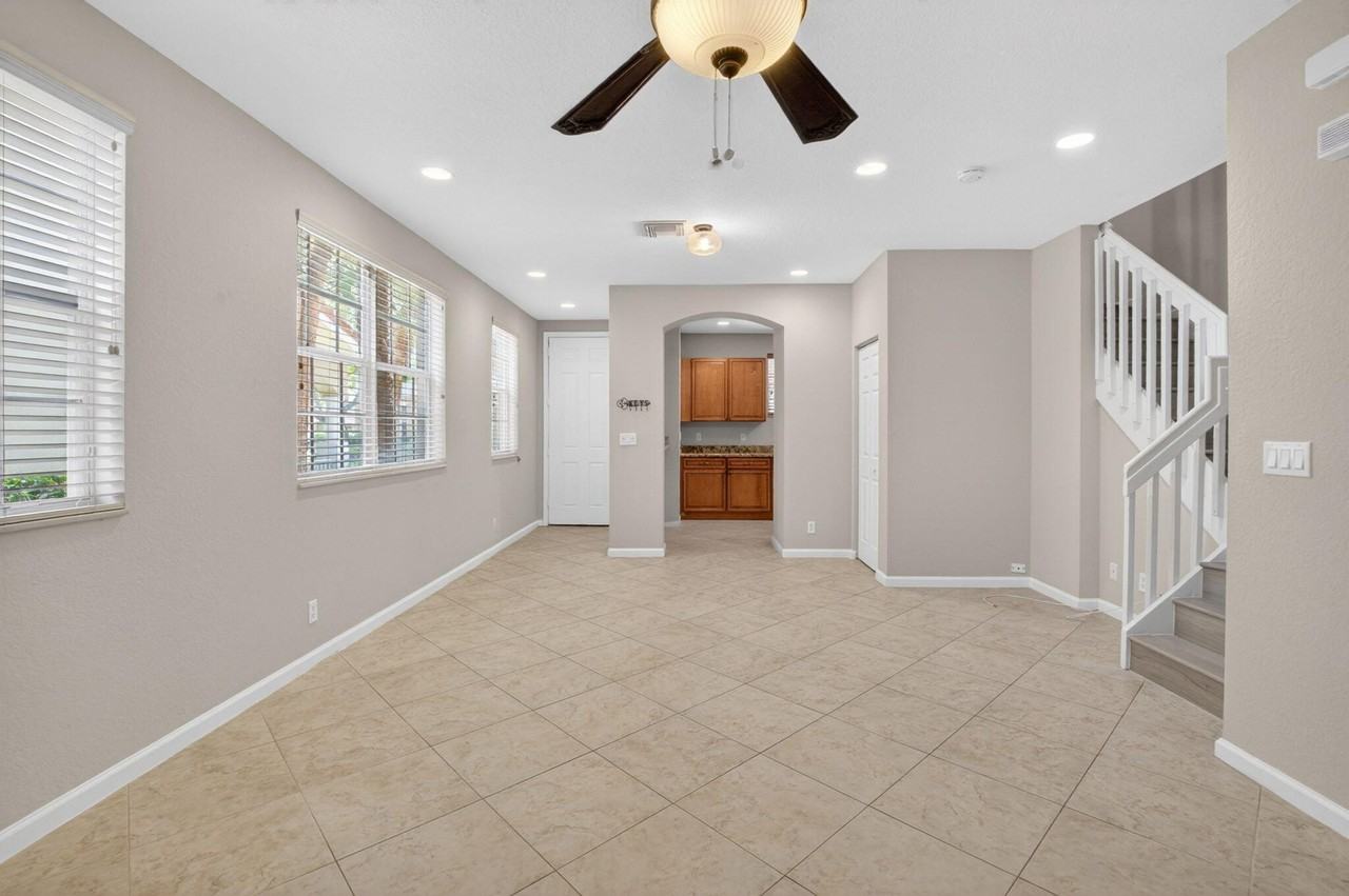 1418 W Wickham Cir #B - Photo 3 of 44
