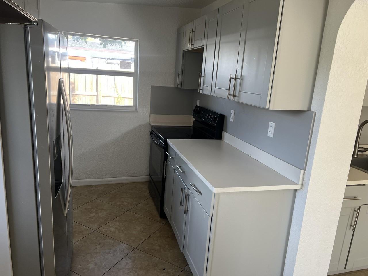 1633 Ne 53rd Ct - Photo 2 of 4