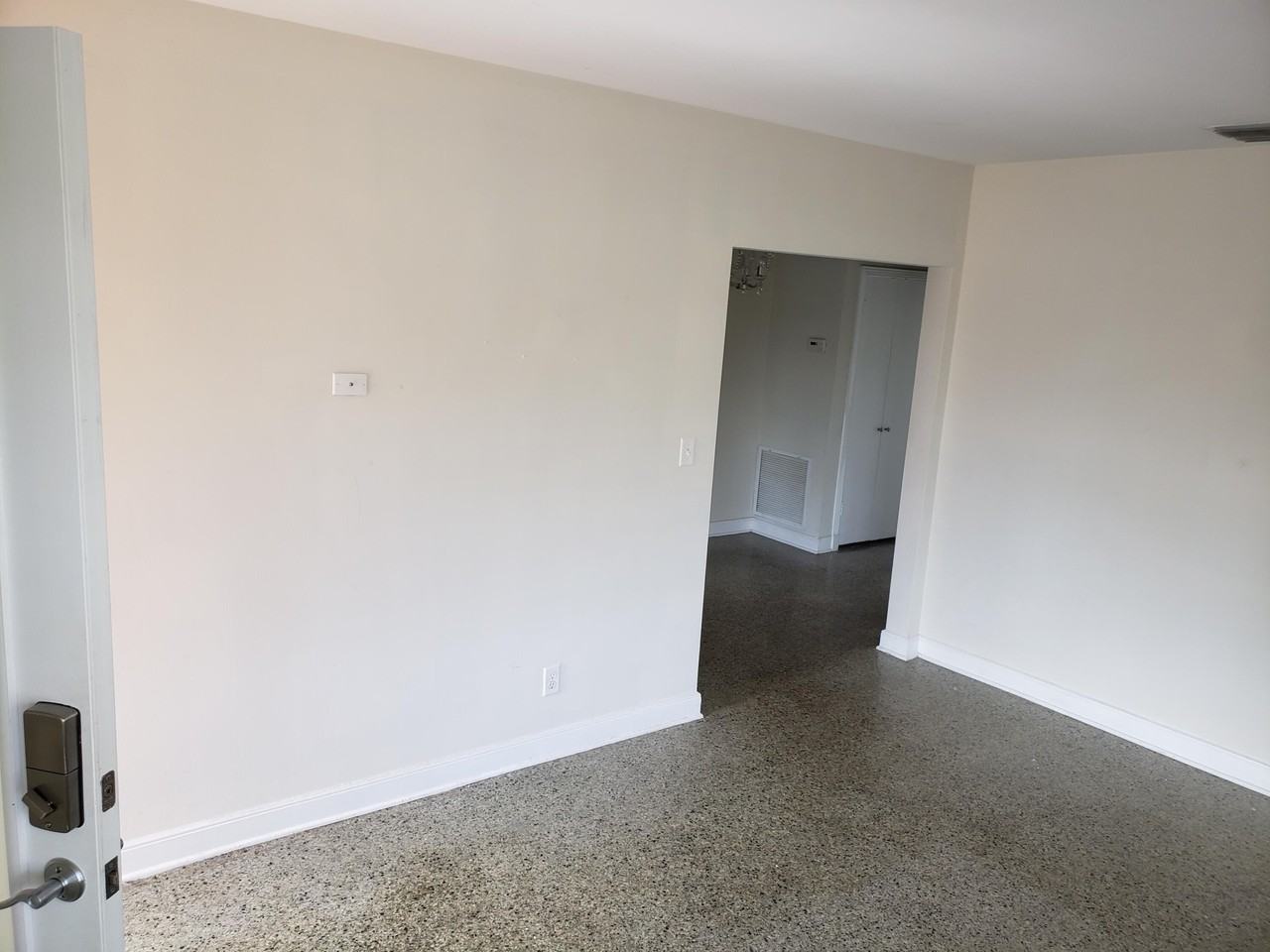 3637 S Olive Ave - Photo 3 of 8