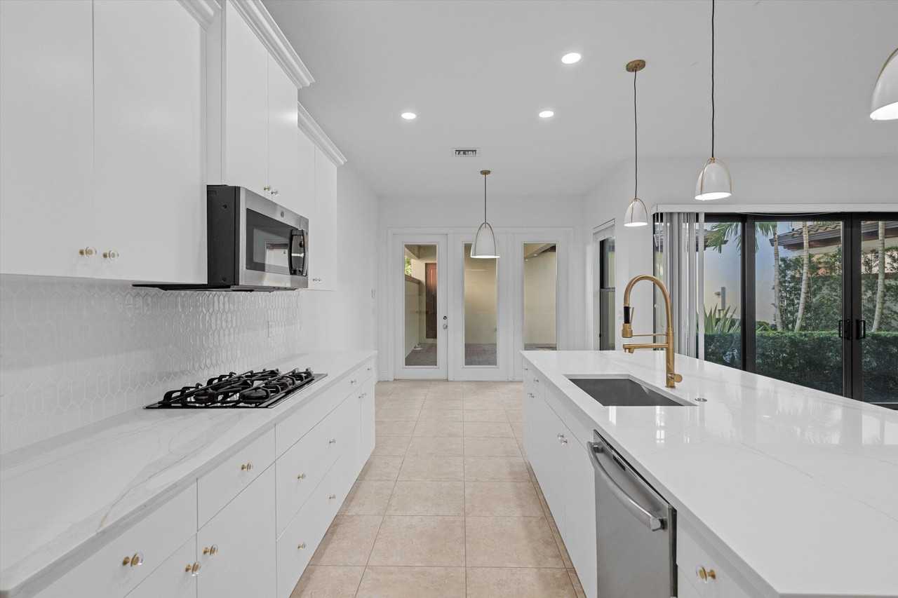 6020 Curie Pl - Photo 4 of 50