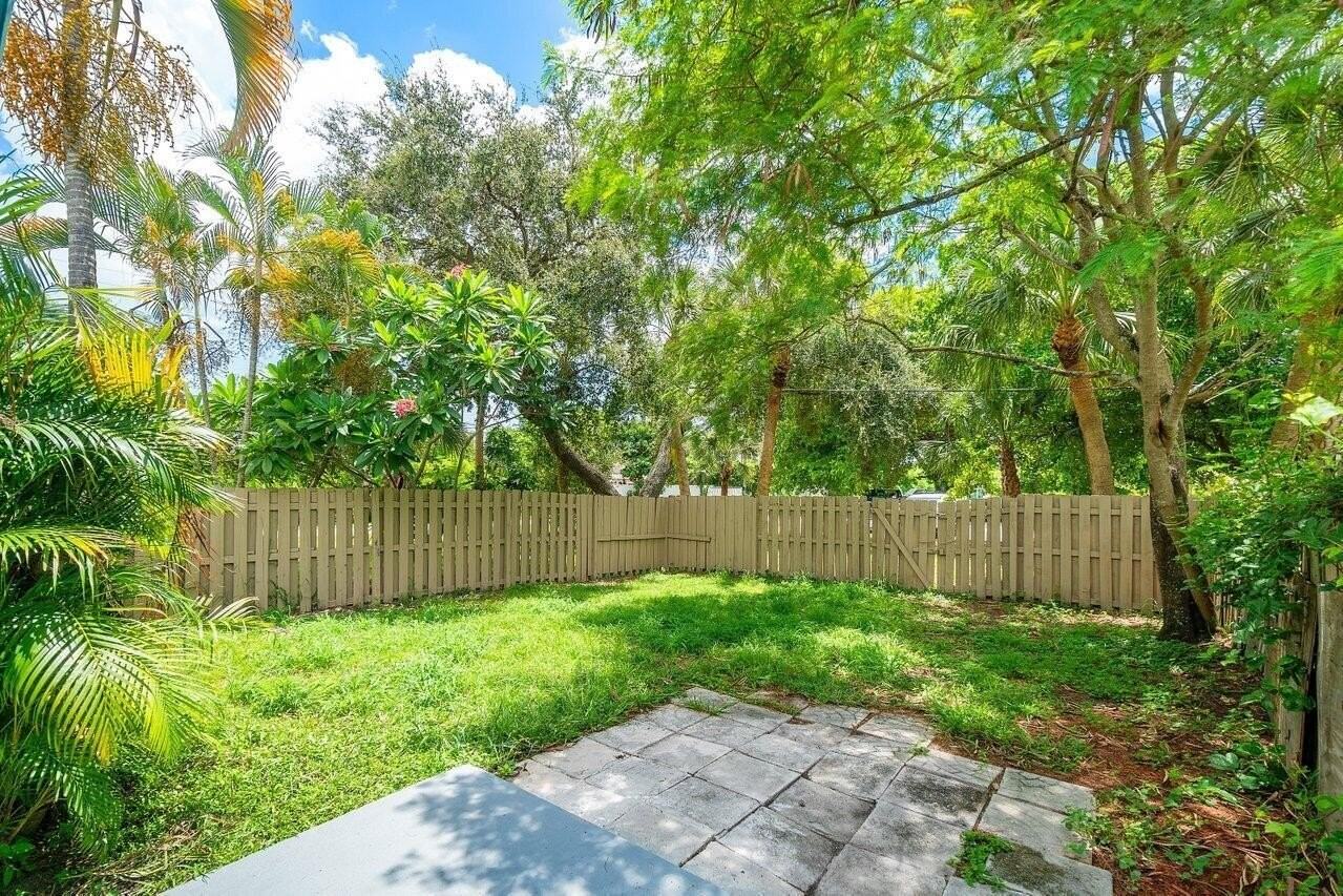 4861 Gulfstream Rd - Photo 5 of 21
