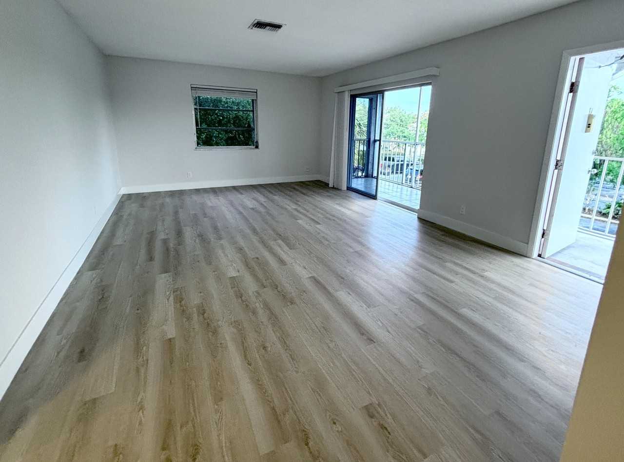 531 N J St #5 - Photo 4 of 25