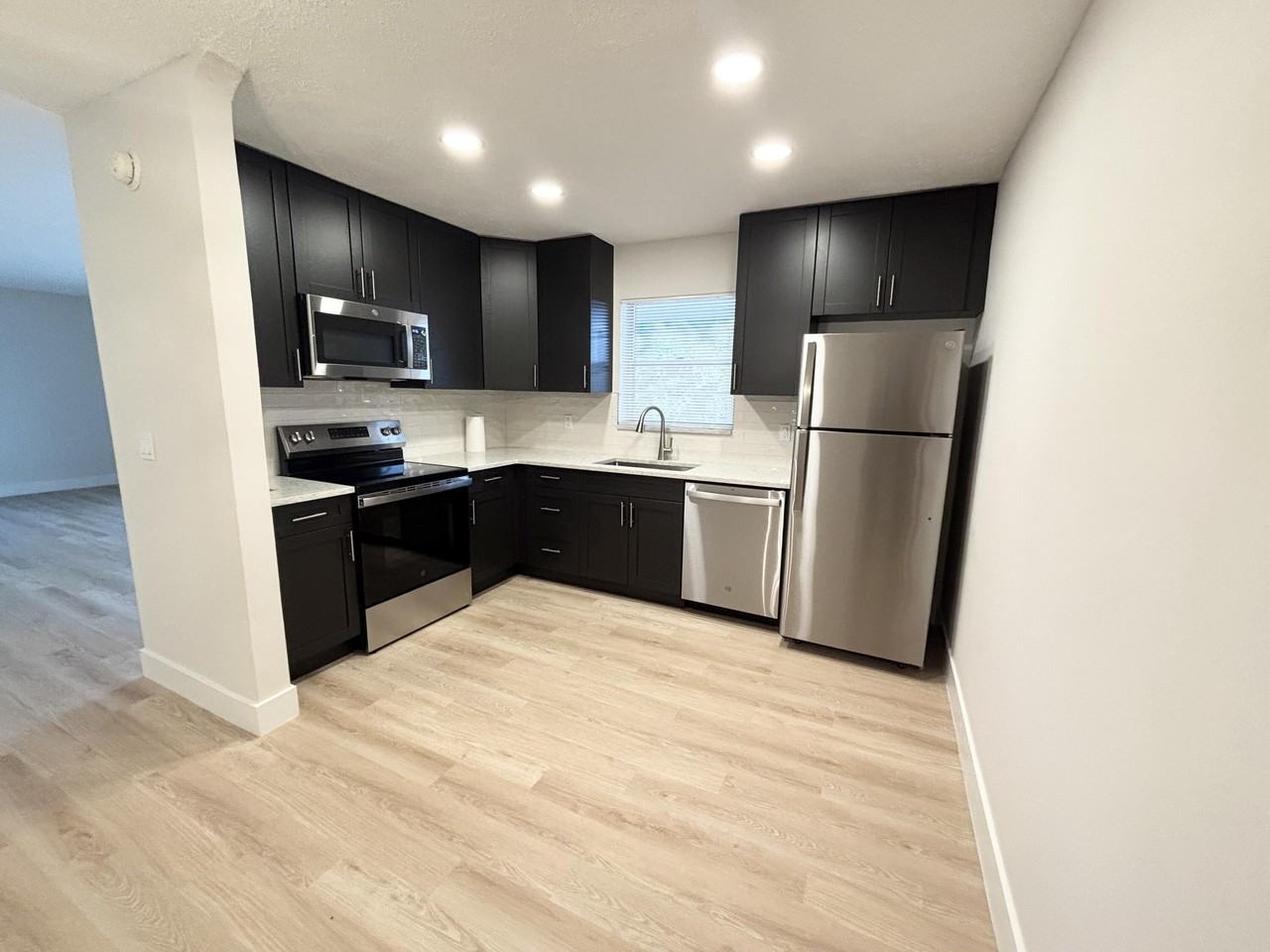 531 N J St #5 - Photo 5 of 25