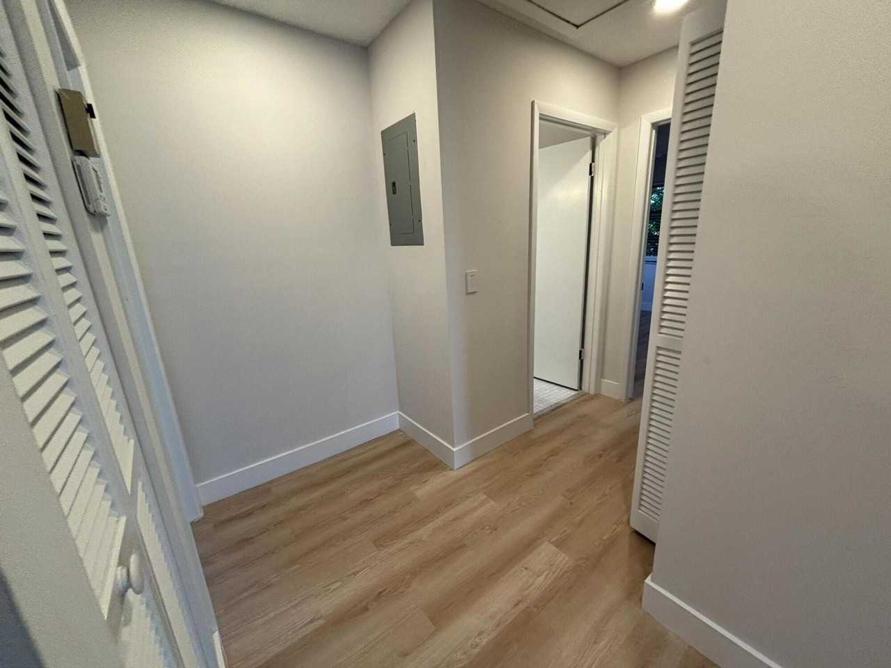 531 N J St #5 - Photo 7 of 25