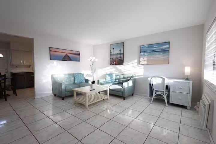 714 S Arnold Ave - Photo 3 of 12