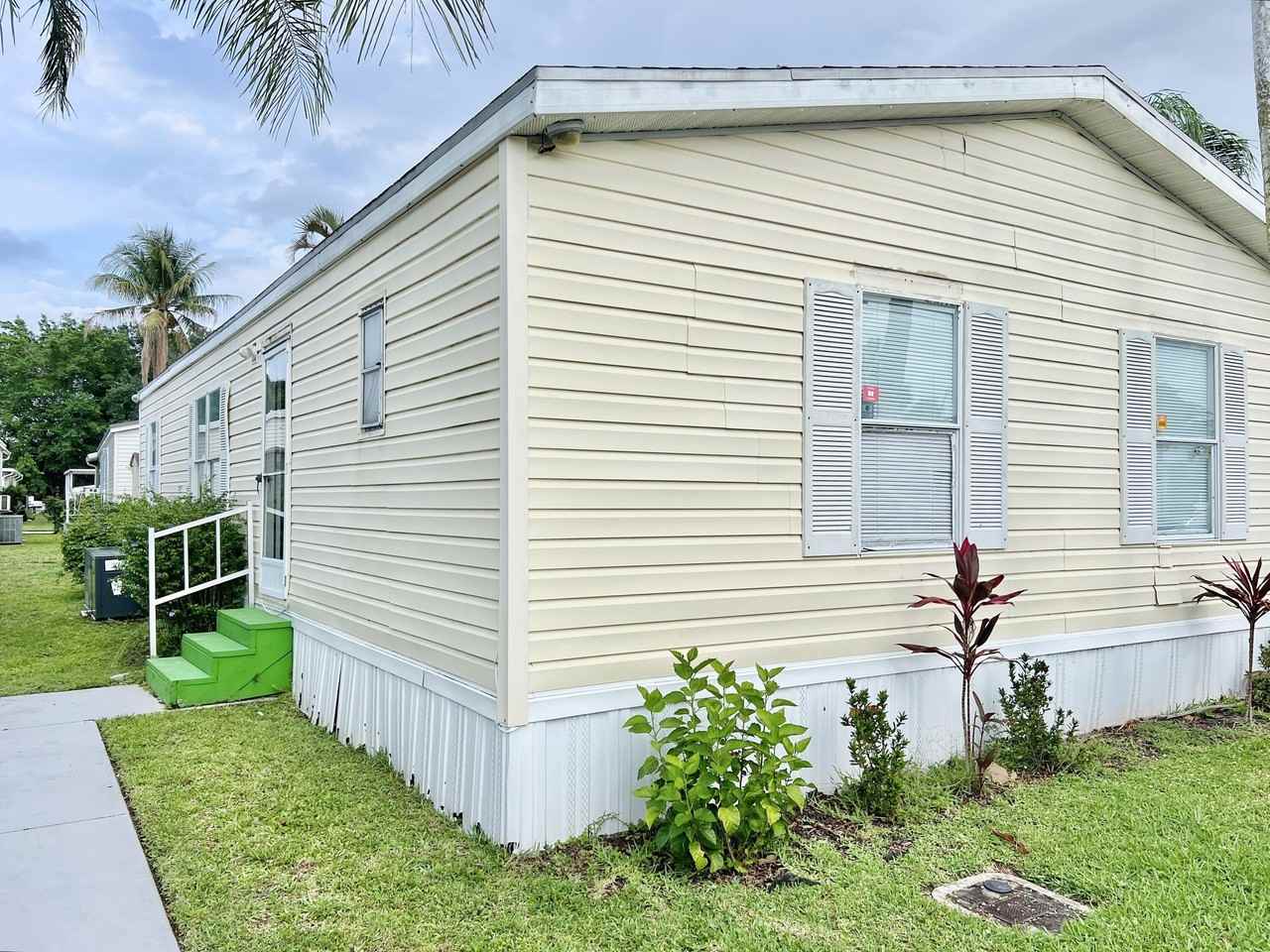 183 Plantation Blvd - Photo 3 of 27
