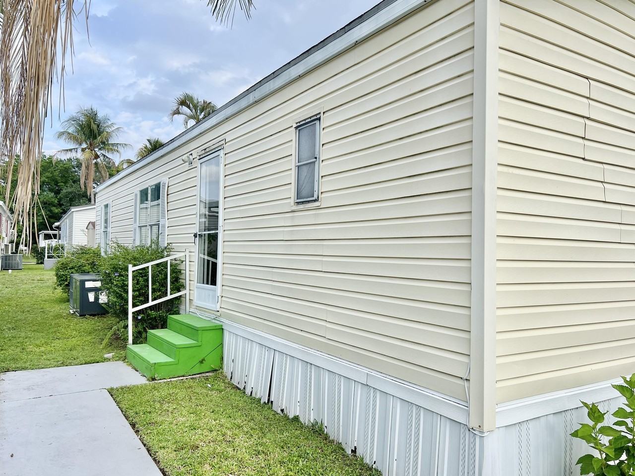 183 Plantation Blvd - Photo 4 of 27