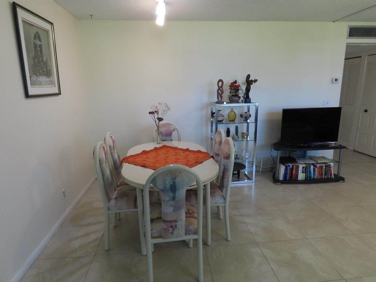 17 Willowbrook Ln #106 - Photo 5 of 19