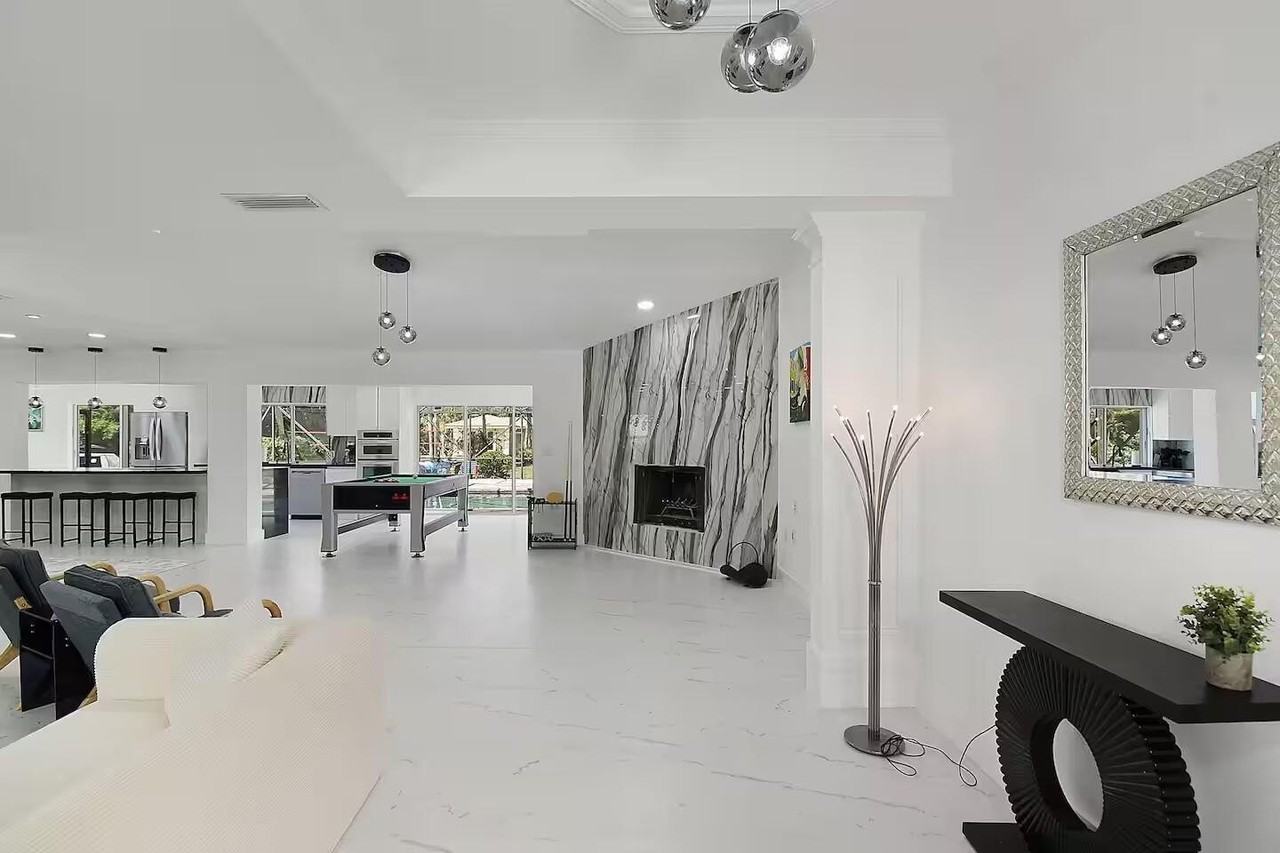 12231 Areaca Dr - Photo 3 of 50