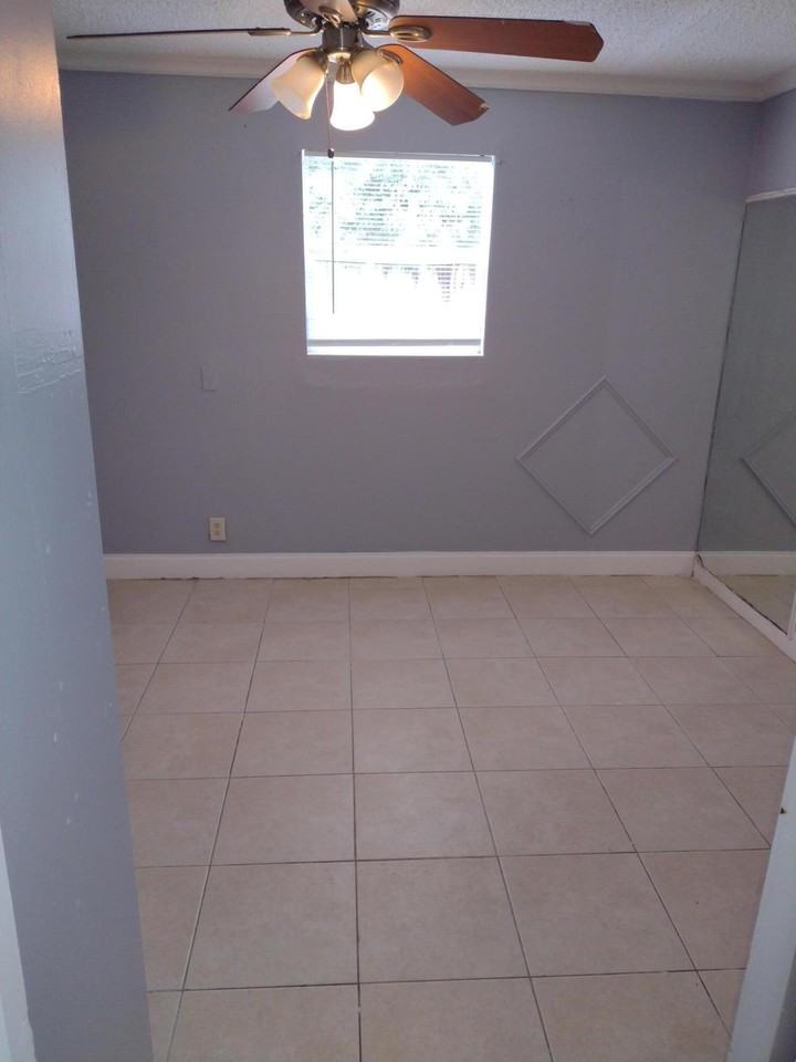 5911 Barbados Way E - Photo 4 of 10