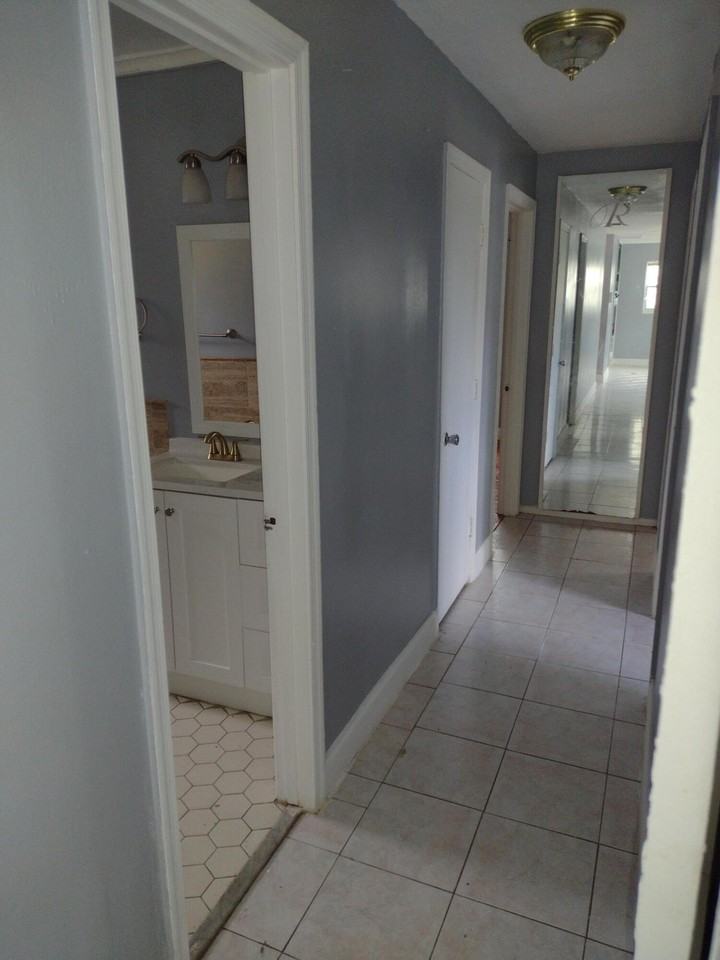 5911 Barbados Way E - Photo 5 of 10