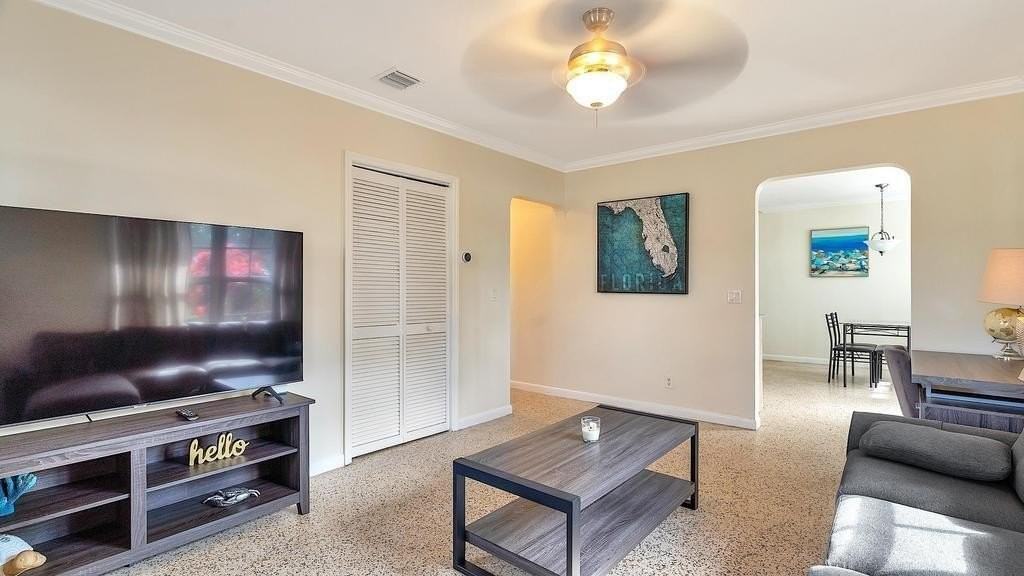 802 N J St - Photo 6 of 37