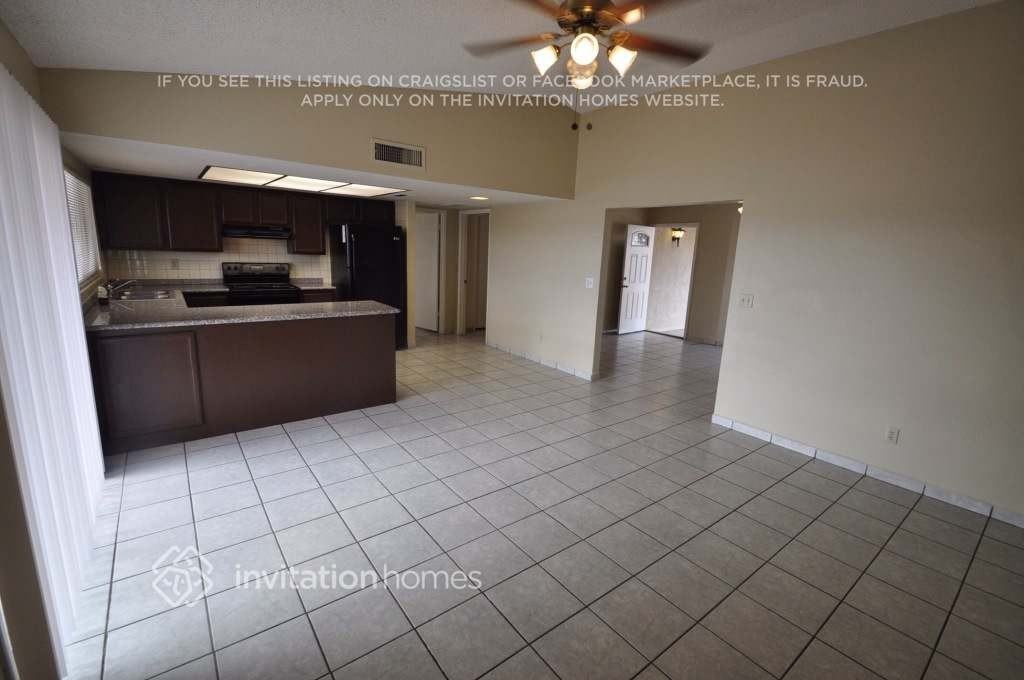 9503 W Las Palmaritas Dr - Photo 5 of 16