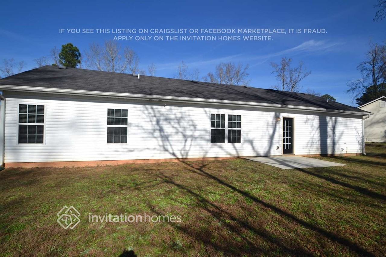 552 Bridgeport Pl - Photo 2 of 3