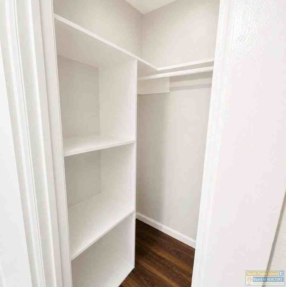 14 Laura Ln - Photo 6 of 24