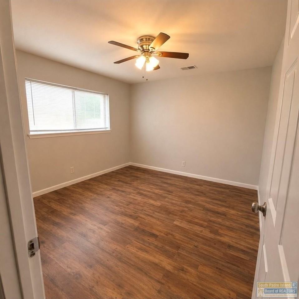 14 Laura Ln - Photo 7 of 24