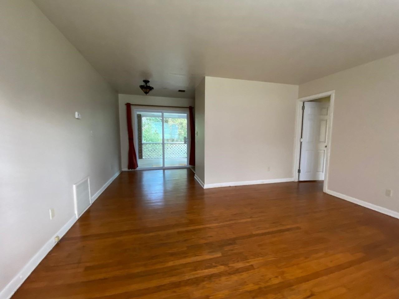 1215 Buckingham Dr - Photo 2 of 13