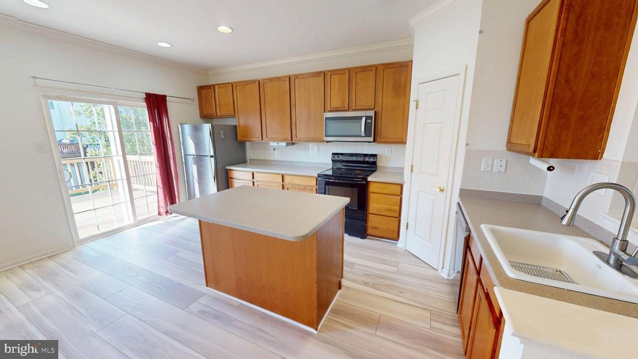 2603 Lotuswood Ct - Photo 3 of 16