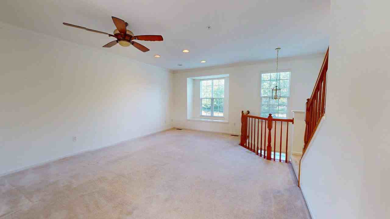 2603 Lotuswood Ct - Photo 4 of 16