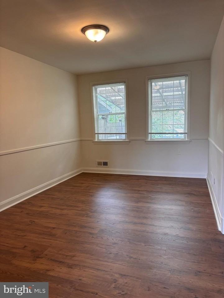 1628 Thetford Rd - Photo 7 of 20