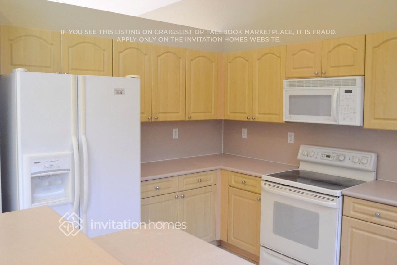 2345 Sw 131st Ave - Photo 5 of 13