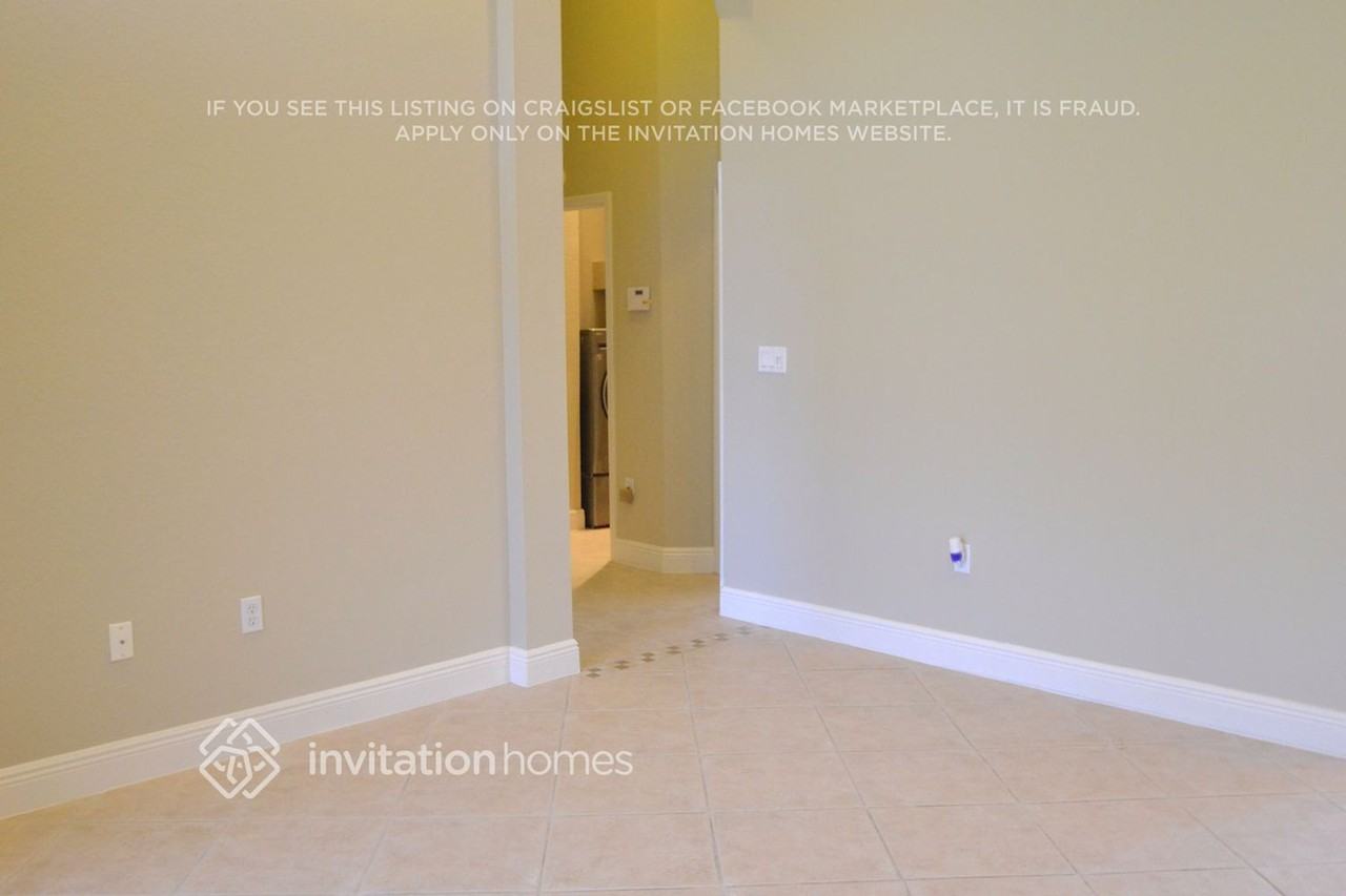 2345 Sw 131st Ave - Photo 7 of 13